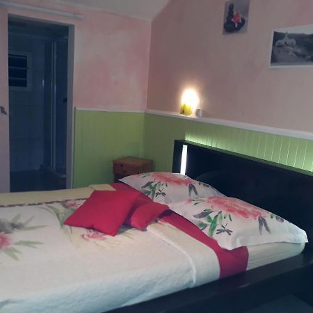 Bed and Breakfast Petite Fleur De Lentilles Силао Экстерьер фото