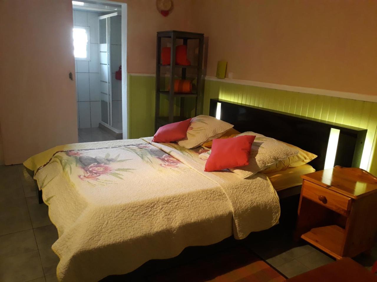 Bed and Breakfast Petite Fleur De Lentilles Силао Экстерьер фото