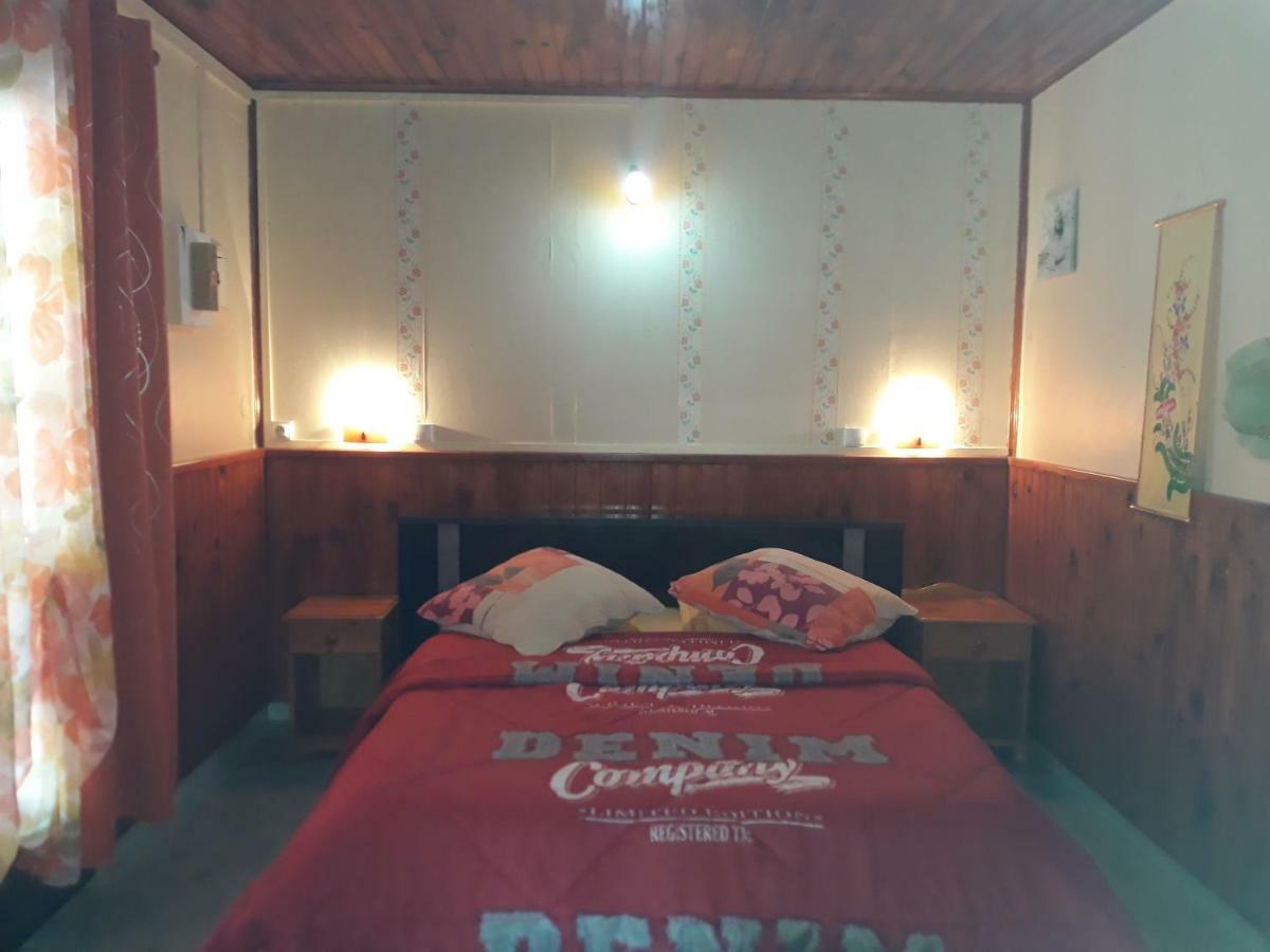 Bed and Breakfast Petite Fleur De Lentilles Силао Экстерьер фото
