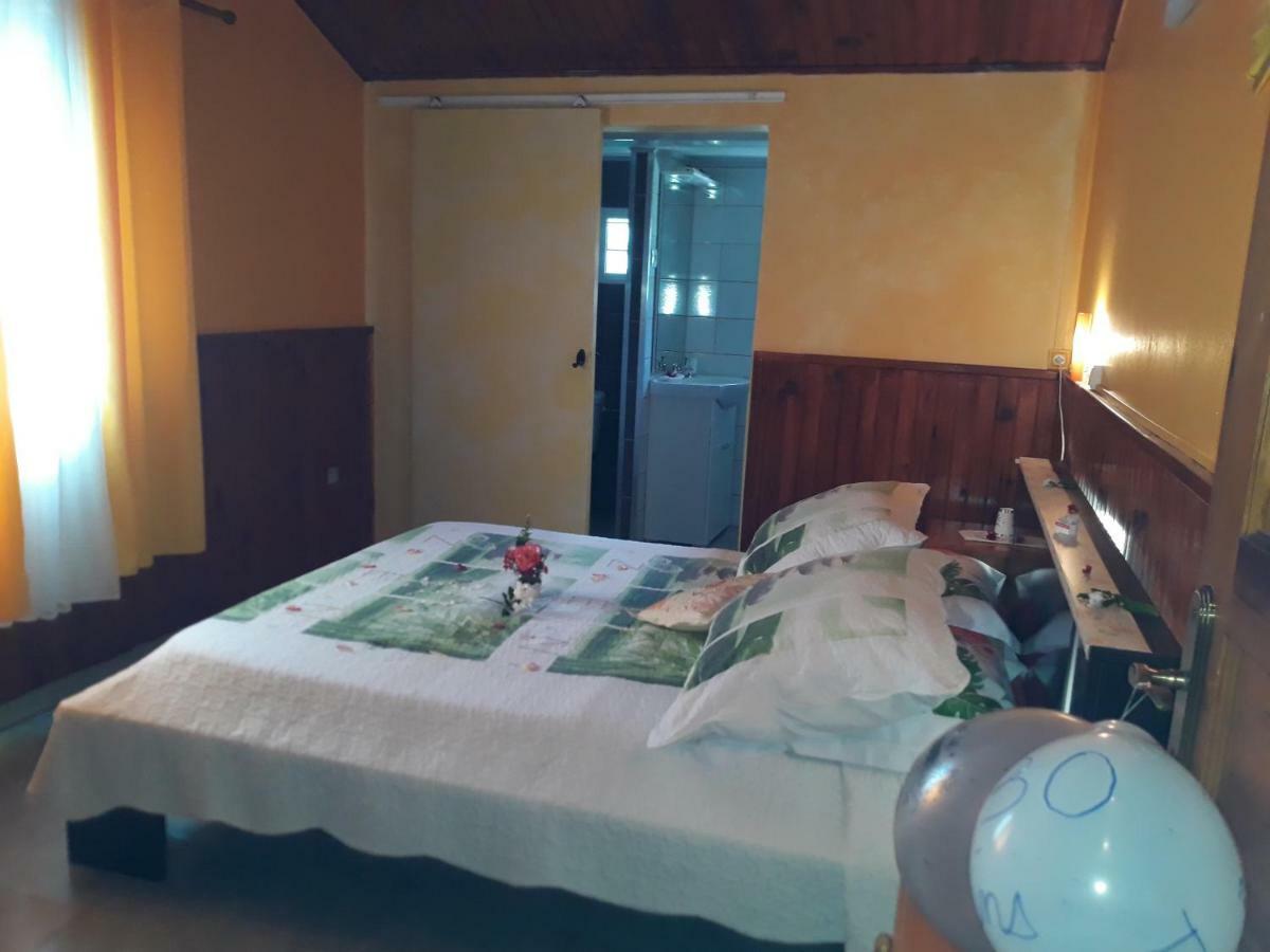 Bed and Breakfast Petite Fleur De Lentilles Силао Экстерьер фото