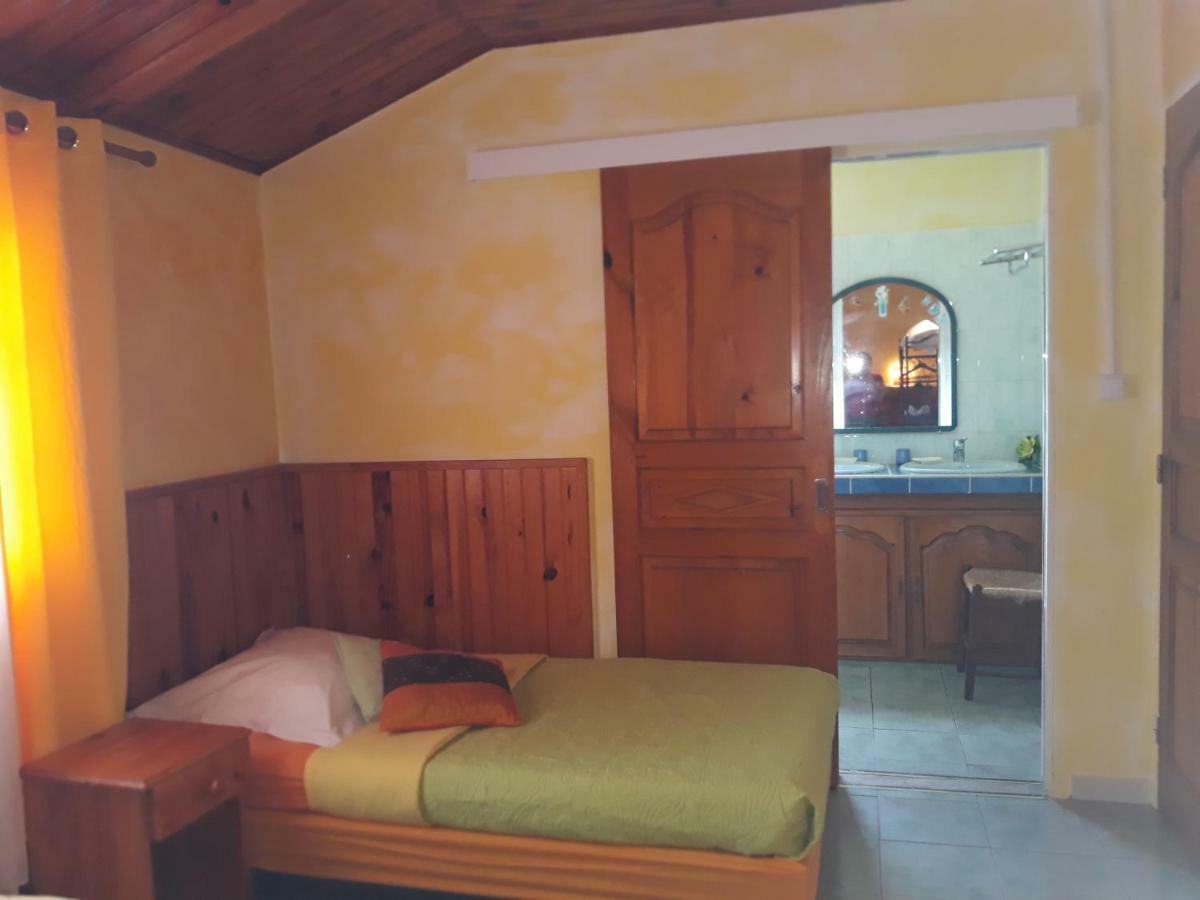 Bed and Breakfast Petite Fleur De Lentilles Силао Экстерьер фото