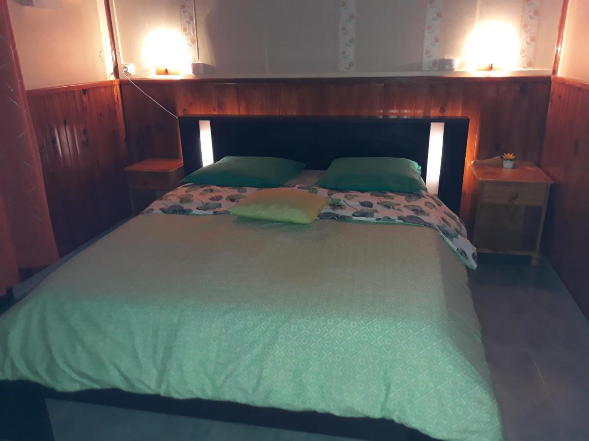 Bed and Breakfast Petite Fleur De Lentilles Силао Экстерьер фото