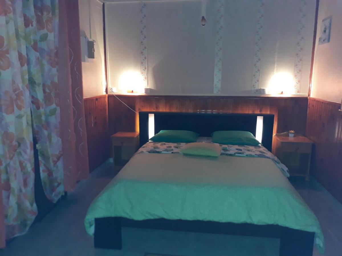 Bed and Breakfast Petite Fleur De Lentilles Силао Экстерьер фото